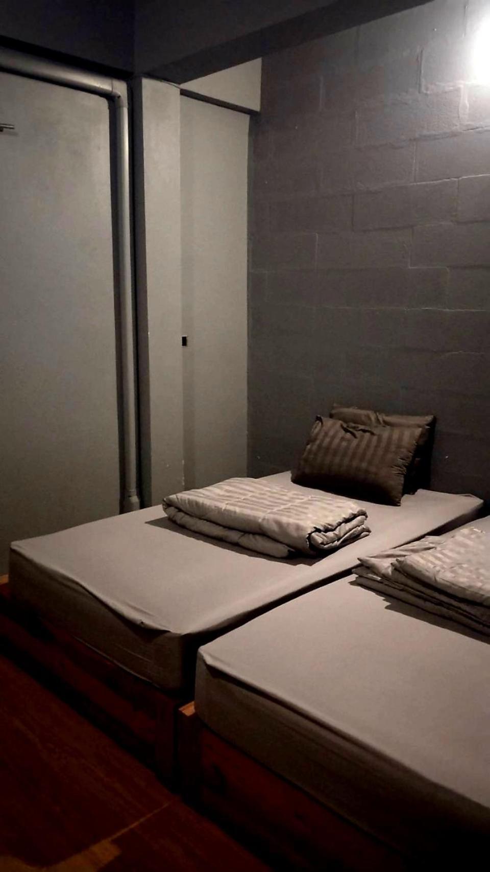 Youyen Hostel Бангкок Экстерьер фото